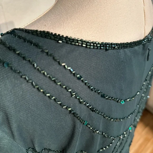 Elegant Green Beaded Dress - Picture 5 of 8